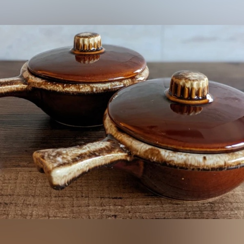 HULL POTTERY Oven Proof Brown Dip Glaze Set of 2 Chili Soup Bowls w/Handle